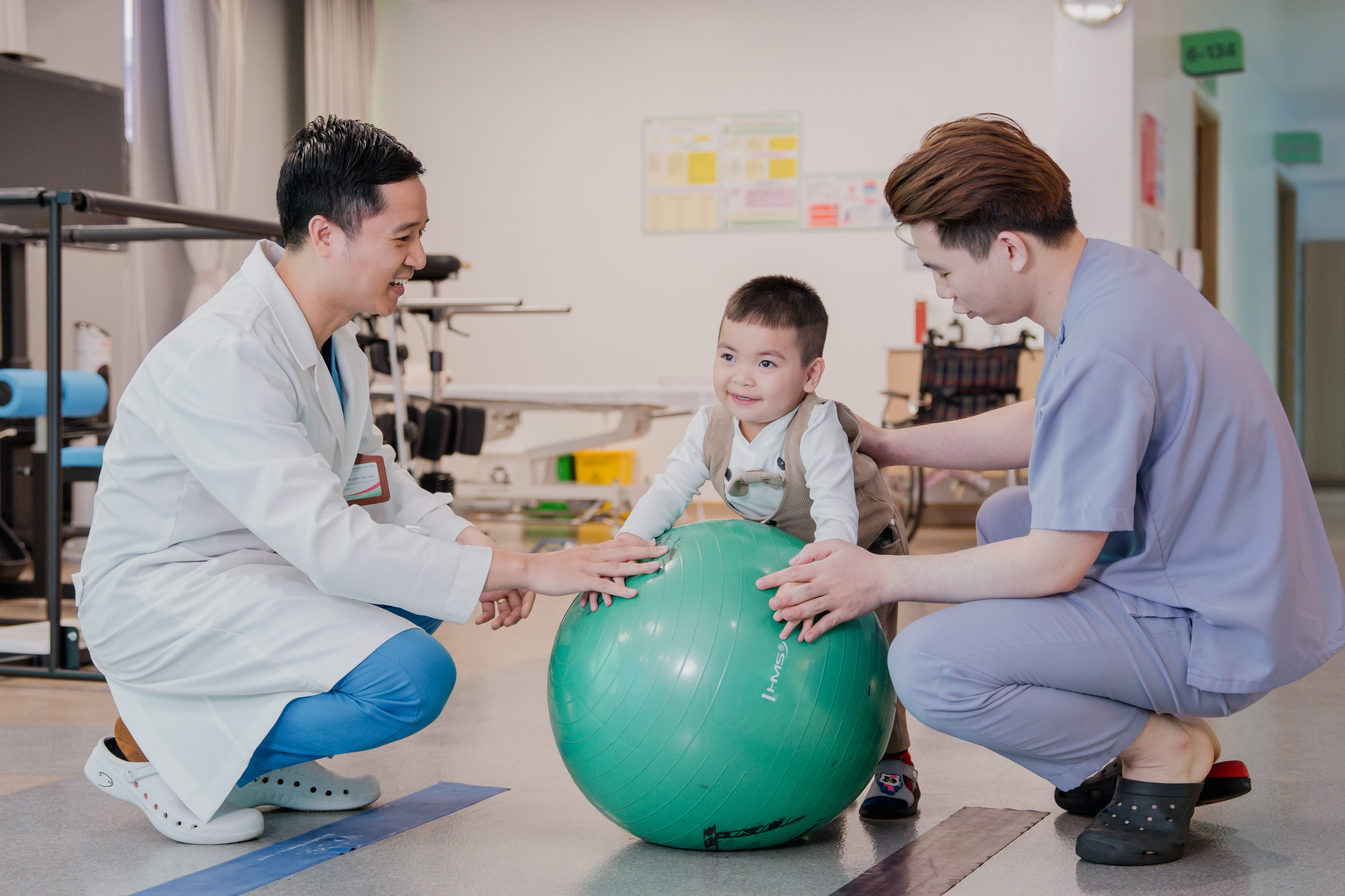 Minh’s entire course of treatment was fully funded by Hong Ngoc General Hospital.