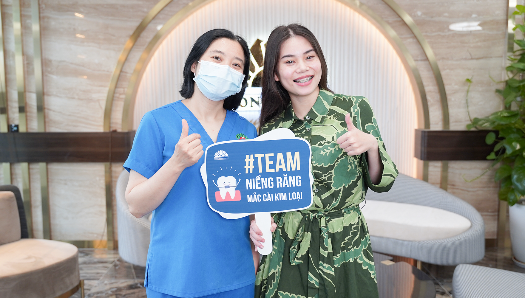 Niềng răng mắc cài kim loại