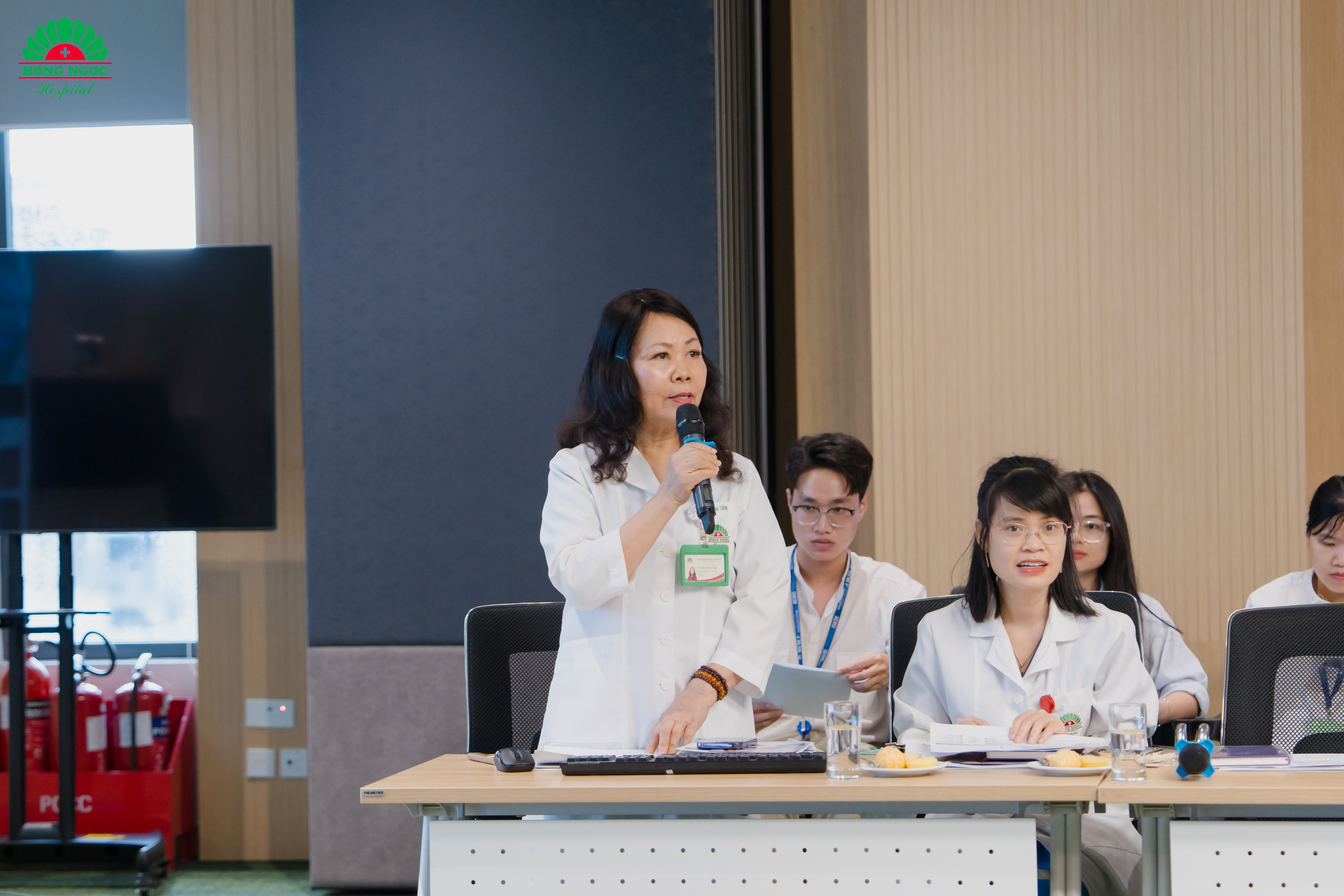 BSCKI. Hoàng Tân Cương - Phó Giám Đốc - BVĐK Hồng Ngọc Phúc Trường Minh tham gia báo cáo tại Hội thảo.