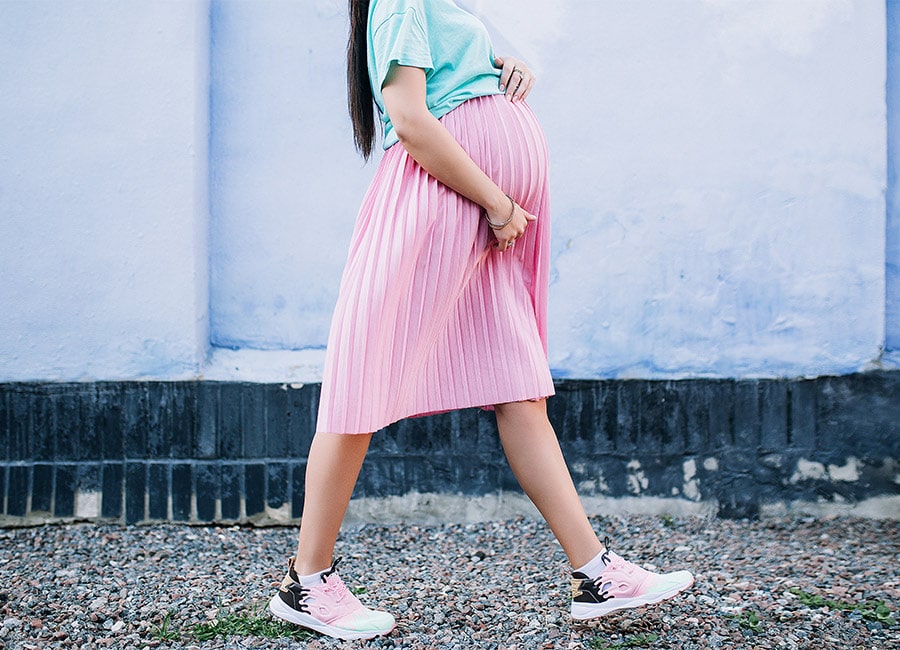 Regular exercise and gentle walking help prevent postpartum hemorrhoids and improve the health of both mother and baby.