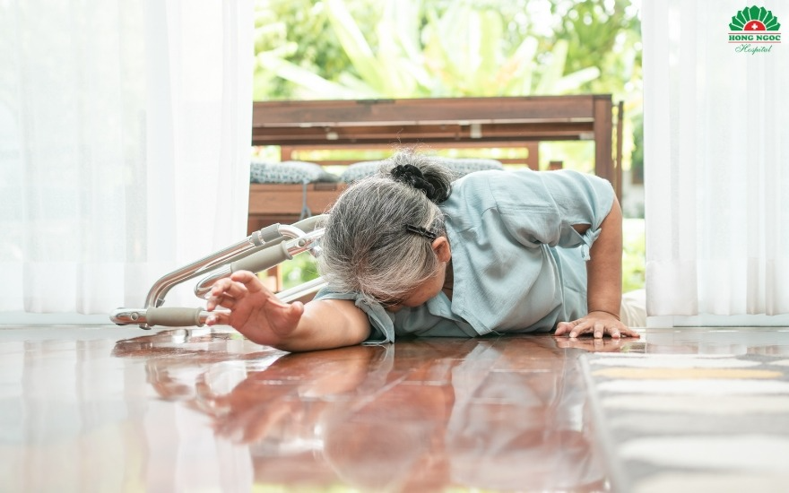 Mất nước âm thầm mùa hè: Dấu hiệu sớm không nên bỏ qua