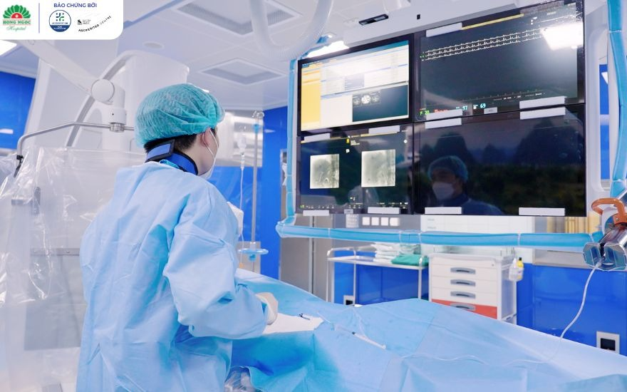 The medical team performs adrenal vein sampling (AVS). 