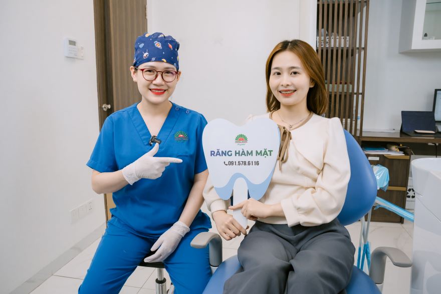 niềng răng mắc cài kim loại