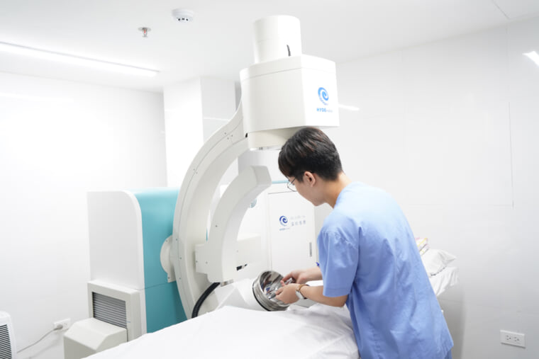 máy tán sỏi qua da 