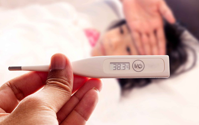sốt virus ở trẻ
