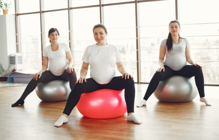 Tư thế giúp chuyển dạ dễ dàng