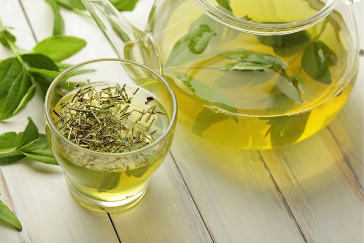 Uống trà khi mang thai