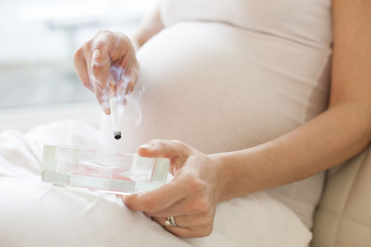 Hút thuốc gây vô sinh