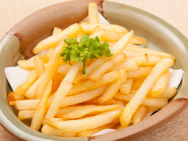 Khoai tây chiên là thực phẩm mẹ bầu không nên ăn gì khi bị ốm nghén