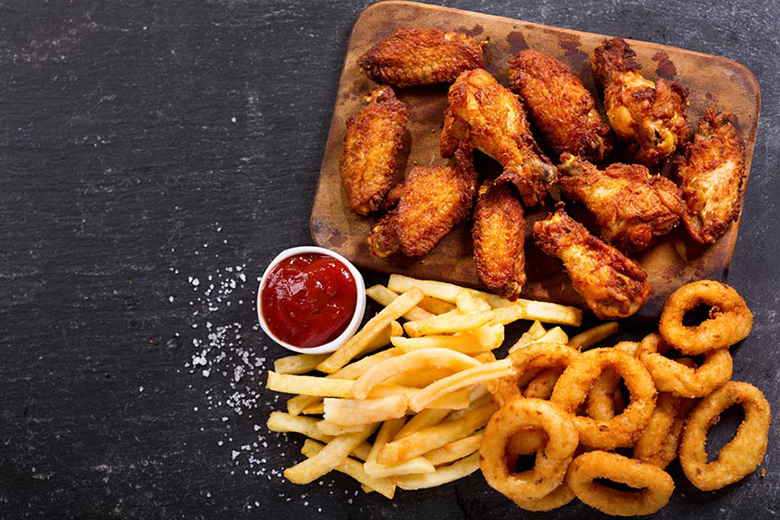 Men gan cao ở trẻ thì không nên ăn các thực phẩm nhiều dầu mỡ