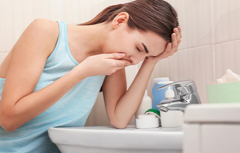 Những triệu chứng thường xuất hiện cùng ợ chua