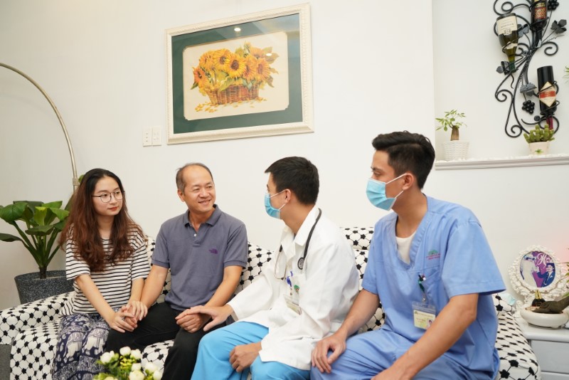 Khám bệnh tại nhà cho người cao tuổi