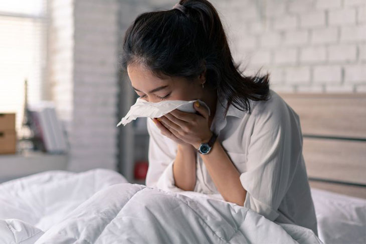 Ho, khạc ra máu là một dấu hiệu của bệnh ung thư amidan khẩu cái