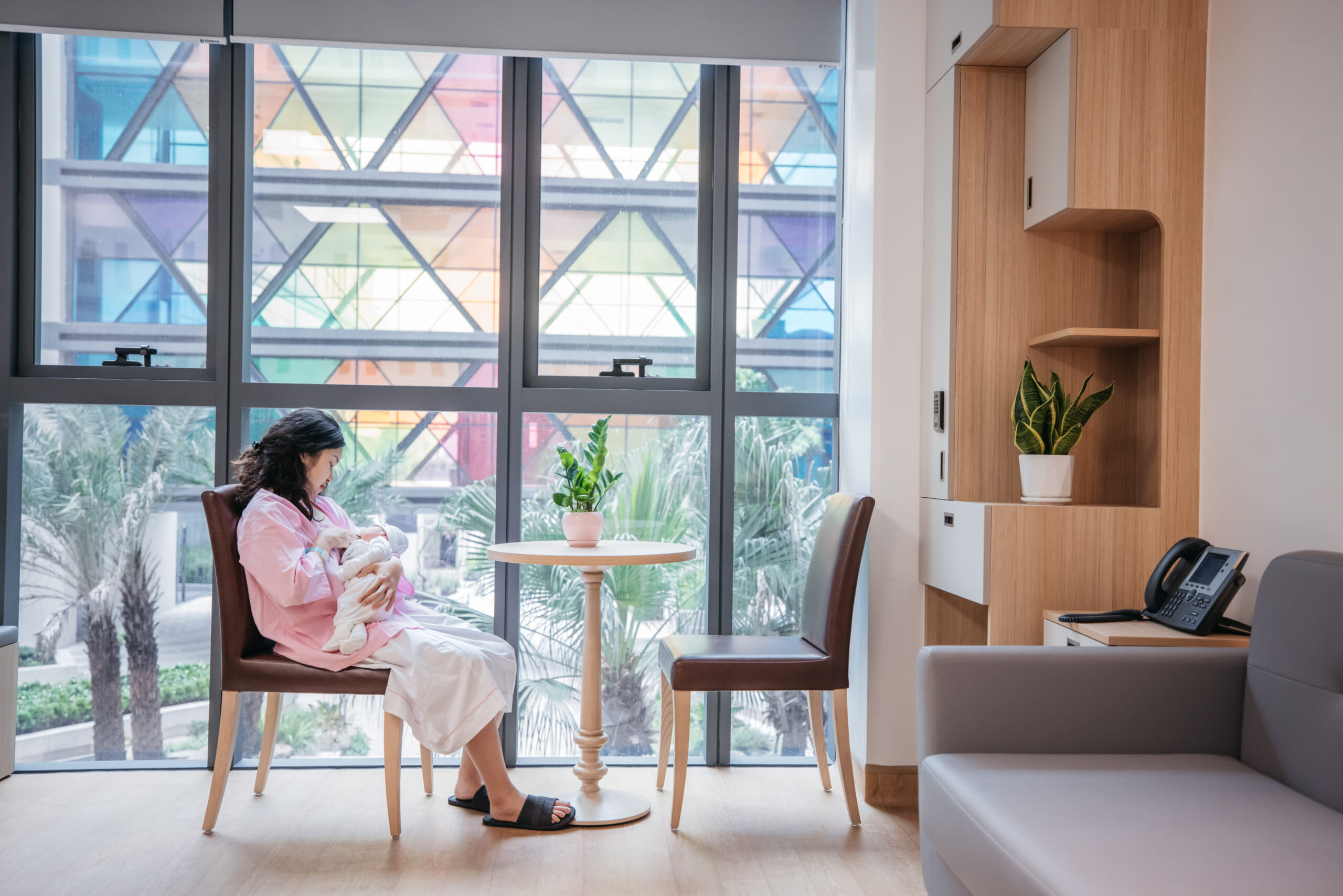 Tre-so-sinh-khong-bu-dươc-sua-me