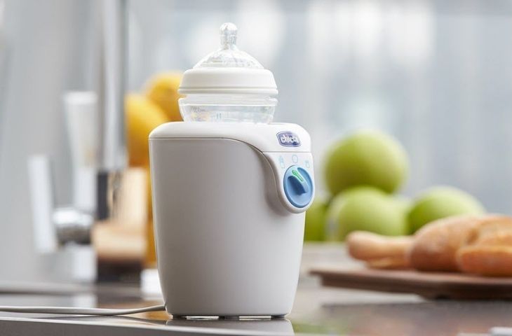 có nên hút sữa ra bình cho bé bú