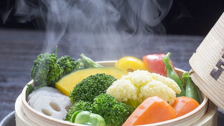 ở chua ở người già