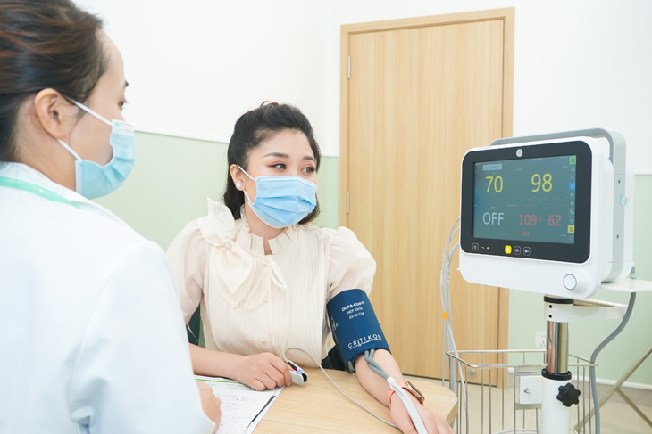 ợ chua có mùi hôi