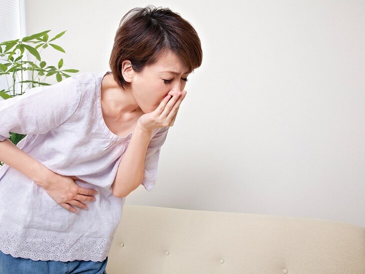 Ợ chua liên tục bệnh gì