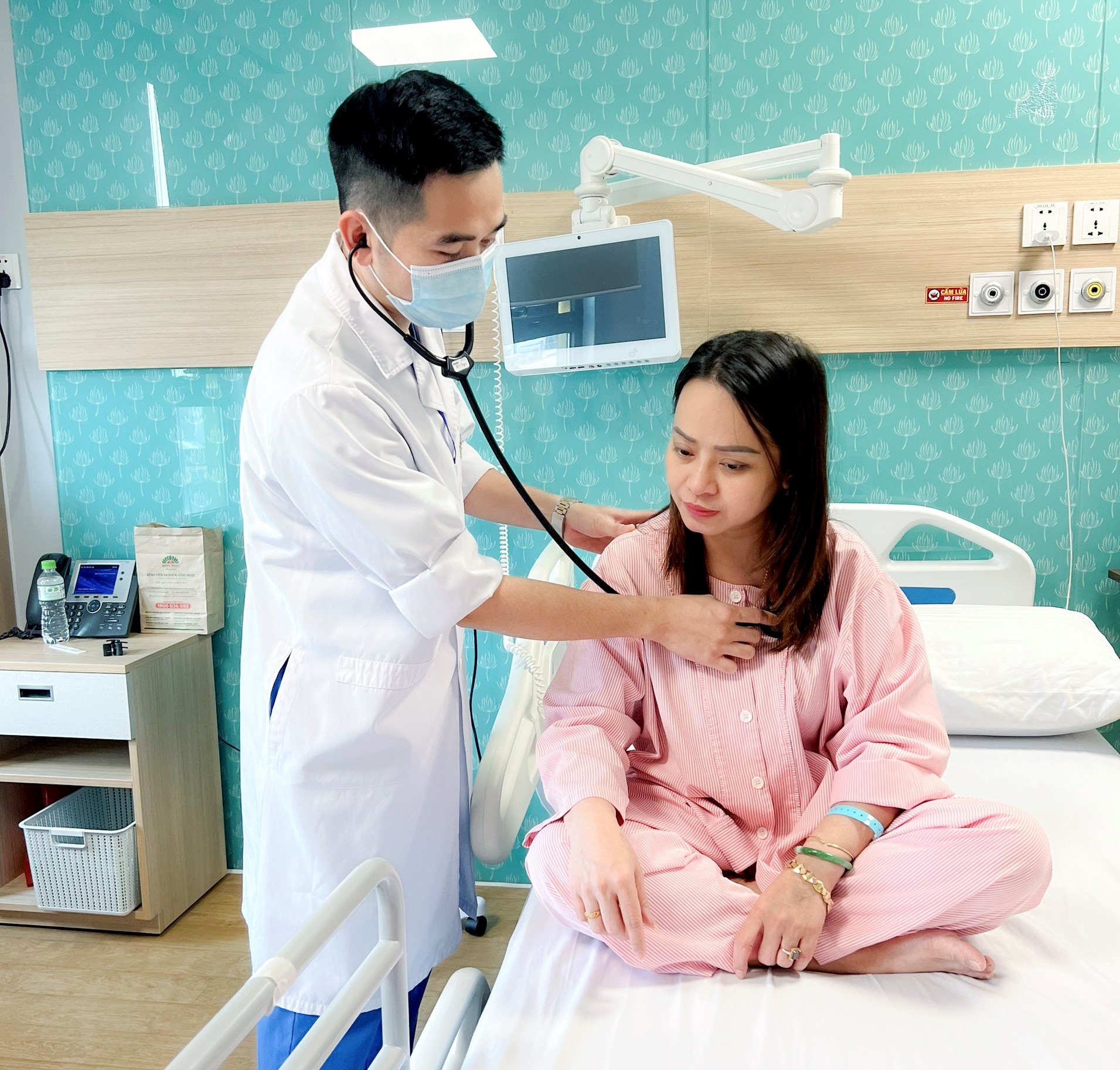 Bệnh nhân điều trị tích cực tại Bệnh viện Hồng Ngọc