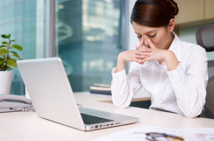 Ngồi lâu có thể gây căng thẳng quá mức cho vùng trực tràng