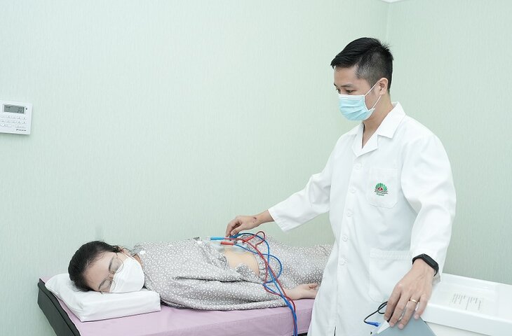 điều trị viêm cột sống dính khớp