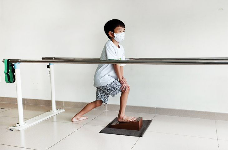 phục hồi chức năng cho trẻ chậm phát triển