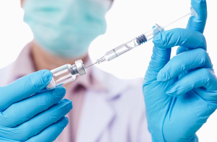 Giải đáp thắc mắc: Tiêm phòng xong có được tắm không?