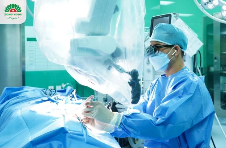 Viêm tai giữa ở người lớn có biến chứng nặng cần can thiệp phẫu thuật