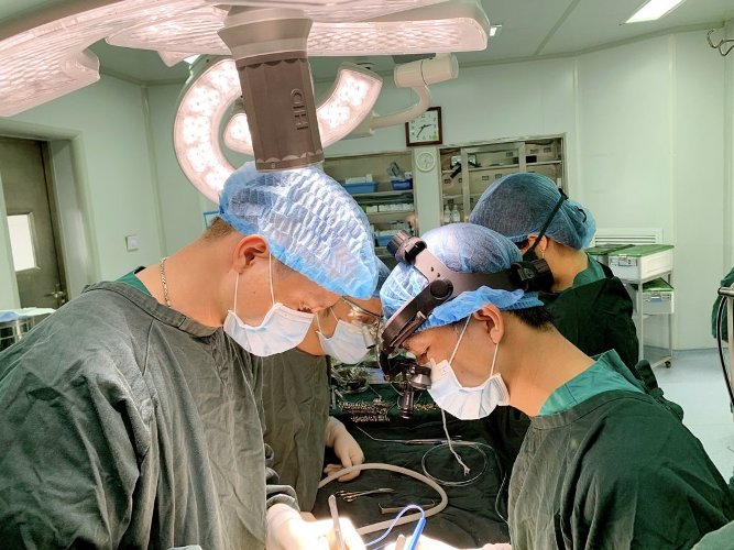 Phẫu thuật điều trị thông sàn nhĩ thất