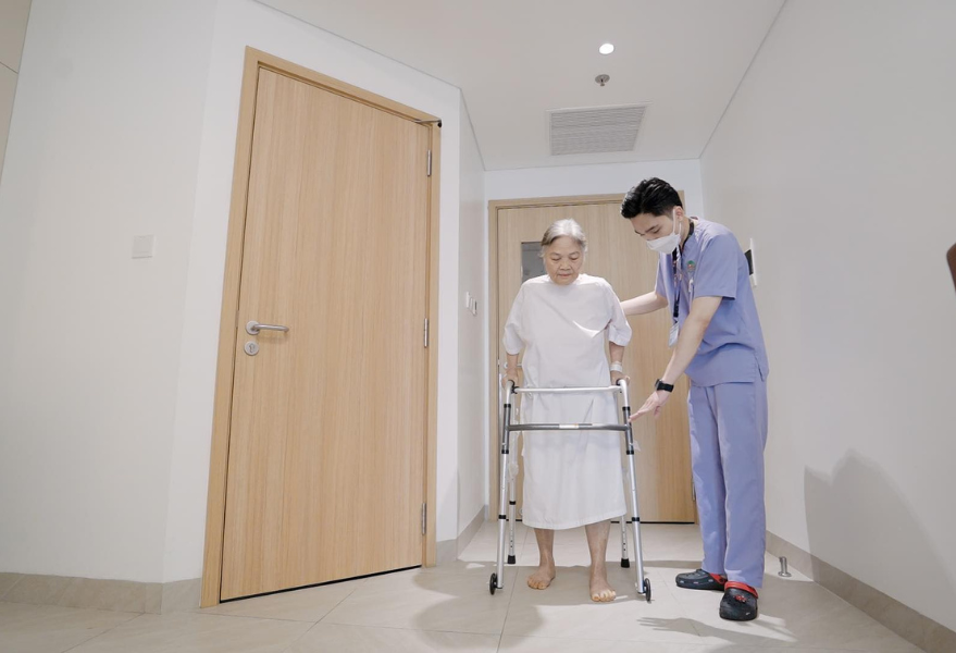 thay khớp gối không cắt gân cơ