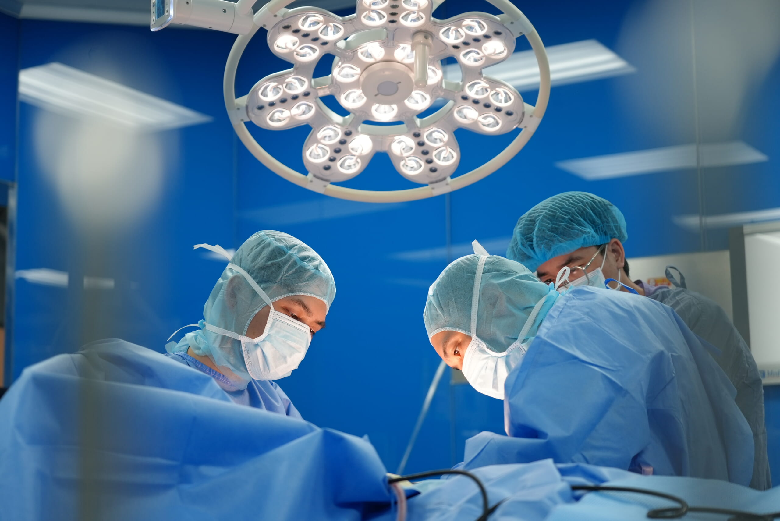 Thay khớp gối không cắt gân cơ 