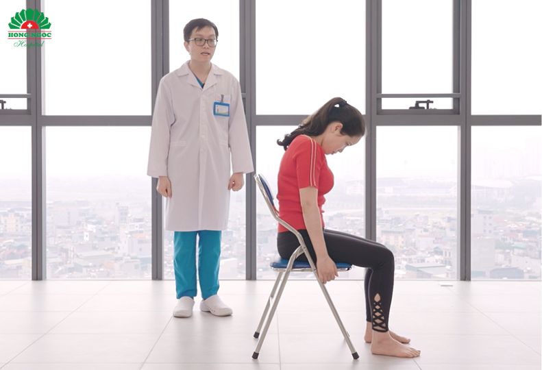 3 bài tập giảm đau lưng với ghế